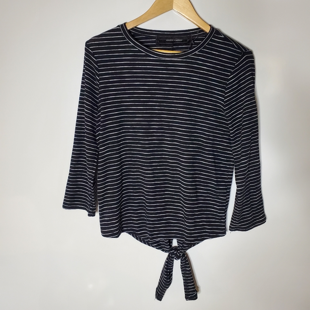 Code X Mode Nordstroms Black and White Tie back Stretchy Knit top Size Large